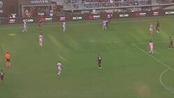 Enlace a Que vergüenza. Wayne Rooney sustituye a uno de sus jugadores acusado de racismo