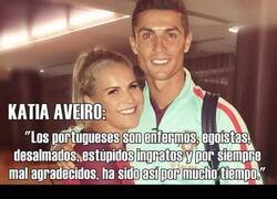 Enlace a La hermana de Cristiano vuelve al ruedo. Y como costumbre, lo deja todo peor.