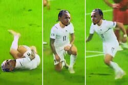 Enlace a Koundé pasando de la selección de Francia a la plantilla del Barça