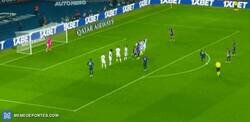 Enlace a Finalmente. El primer gol de tiro libre de Messi con el PSG.