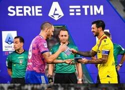 Enlace a Los banderines con el emblema son cosa del pasado