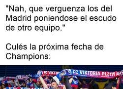 Enlace a Al menos comparten colores