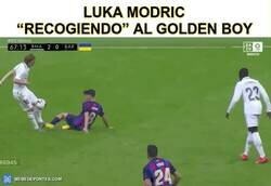 Enlace a Atención cuidado con el piso que está fregado