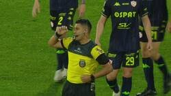 Enlace a Insólito. El árbitro advierte que una vez cobrado el penalti, el partido acaba. Ataja el portero, gol en el rebote, pero no vale.
