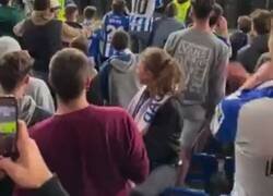 Enlace a La mascota de la Real haciendo el Siuuu de Cristiano tras clasificar primeros de grupo