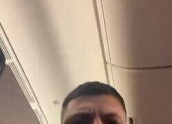 Enlace a Pesadilla. El Kun quedó atrapado en un vuelo lleno de Brasileños arengando, pero vaya ritmo tienen.