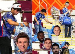 Enlace a Japoneses recogiendo a los alemanes. GRAN GESTO.