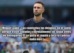 Enlace a Dos jugadores mexicanos zanjan la polémica de Messi con la camiseta del vestuario