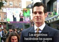 Enlace a Rían mientras tienen dientes 