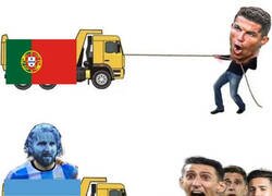 Enlace a Algunos dicen serios que CR7 tiene mejor selección que Messi