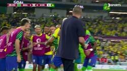 Enlace a Tite uniendose a la nueva celebración de Brasil. La cacarinha.