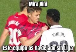 Enlace a Que bese ese escudo