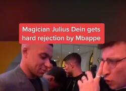 Enlace a Critican a Mbappé de arrogancia por ignorar a este chico que quería hacerle un truco de magia
