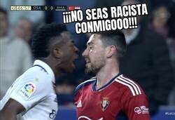 Enlace a Vinicius siendo atacado una vez más