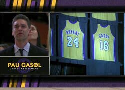 Enlace a La camiseta de Pau colgada junto a la de Kobe