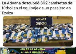 Enlace a Las nuevas camisetas del cuerpo de policía