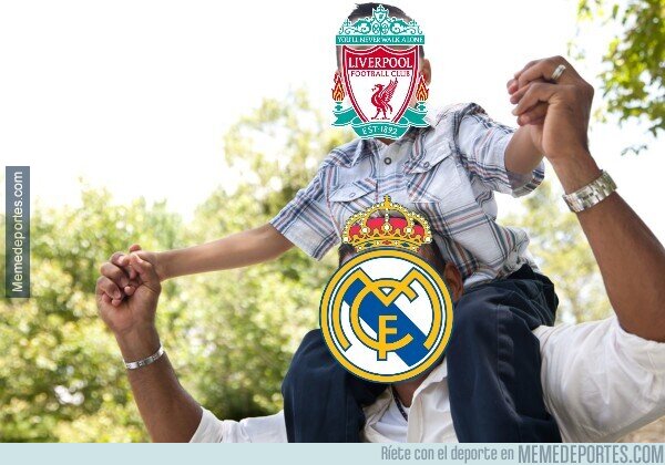 1183857 - Nada que ver aquí, sólo un padre con su hijo jugando un rato