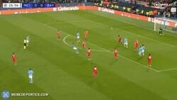 Enlace a El gol de Rodrigo es una cátedra de como acomodar el balón