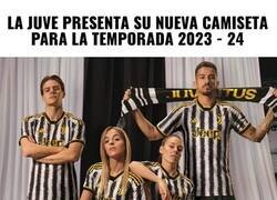 Enlace a Está buenísima... Y la camiseta también