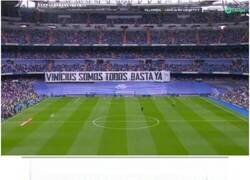 Enlace a Yo lo centraría y le subiría la fuente