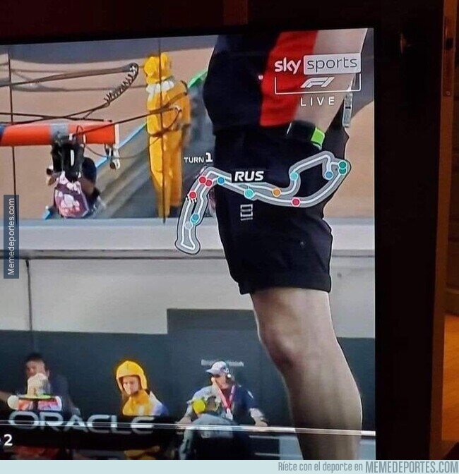 1189158 - El canal de deportes cuando mi madre pasa por la sala