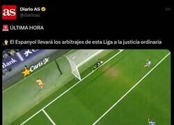 Enlace a Si no puedes ganar con fútbol, siempre están los abogados.