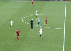 Enlace a Este berrinche a algunos les parece admirable. El mundo de cabeza