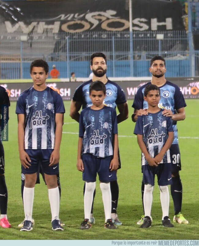 1189677 - Ese niño esta para debutar también