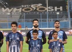 Enlace a Ese niño esta para debutar también