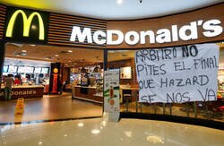 Enlace a Una despedida muy jodida, por @Llourinho