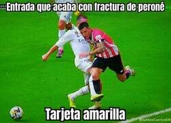 Enlace a Se confirma la fractura de peroné de Yuri tras esta entrada