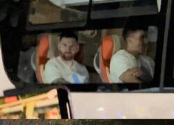 Enlace a La pancarta que provocó la risa de Messi