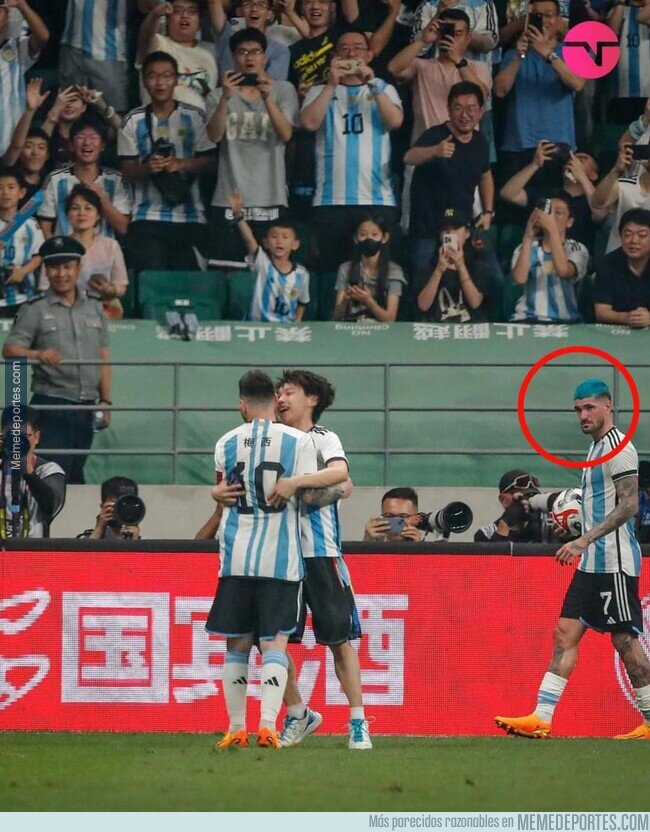 1190746 - Mamita, el chino pudo haberse ido del estadio sin piernas...