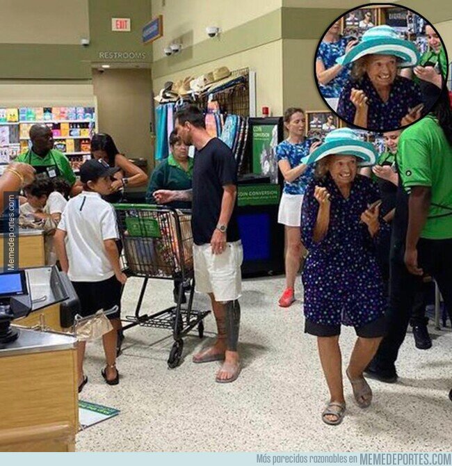 1192217 - Muy fan de la reacción de esta señora al ver a Messi