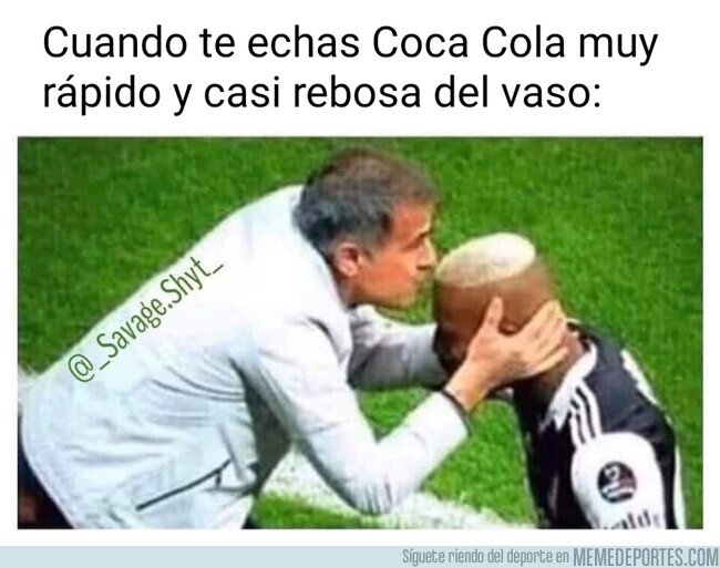 1192602 - Sorbiendo la espumita