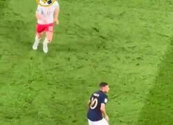 Enlace a El penúltimo regate de Mbappé