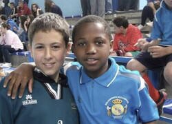 Enlace a La curiosa foto de Ansu de pequeño