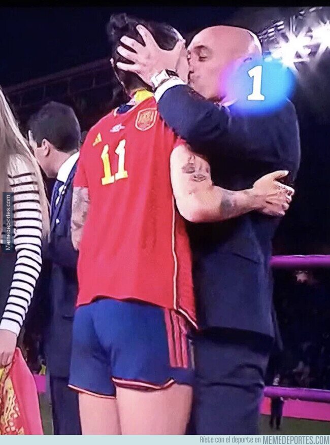 1194264 - ¿Qué es esto de Rubiales con Jenni Hermoso?