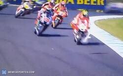 Enlace a Vaya cabezazo ni Falcao...