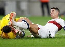 Enlace a Mientras tanto, el portero de Eslovaquia