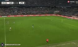 Enlace a ¿Alguien sabe por qué este extremo de Japón tiene uniforme diferente?