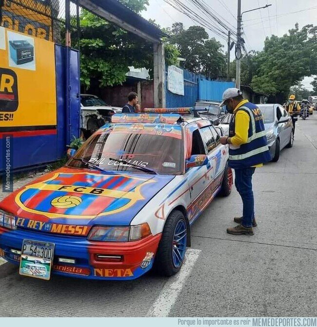 1196099 - La Xavineta siendo multada