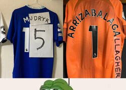 Enlace a Cuando se te ha ido tanta gente que tienes que reciclar camisetas