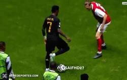 Enlace a En efecto, es fútbol.