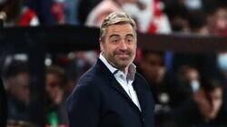 Enlace a Menuda cara de Koeman se le está quedando a Xavi