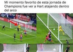 Enlace a Esto sucede en el fútbol femenino y se hace viral
