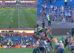 Enlace a Impresionante batalla campal en Brasil tras un gol agónico en el 90