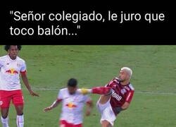 Enlace a ¿Cómo pudo pitar falta?