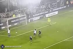 Enlace a El autogolazo del año ha ocurrido en el fútbol aleman