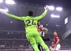 Enlace a No hay quien se crea que este es un portero serio